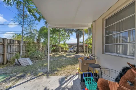 2813 SW 67th Lane Miramar FL 33023