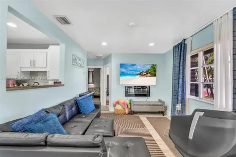 2813 SW 67th Lane Miramar FL 33023