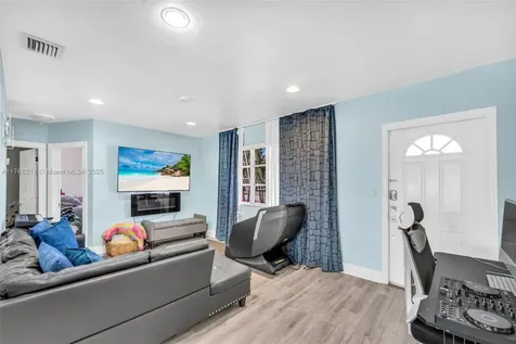 2813 SW 67th Lane Miramar FL 33023