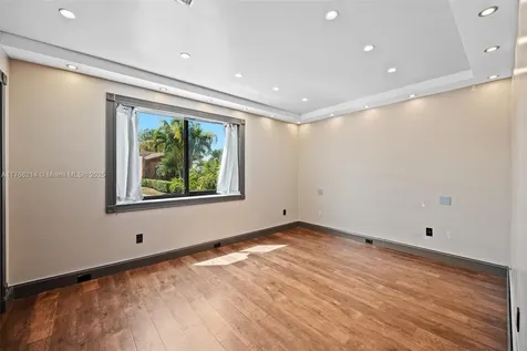 5245 NW 198th Terrace Miami Gardens FL 33055