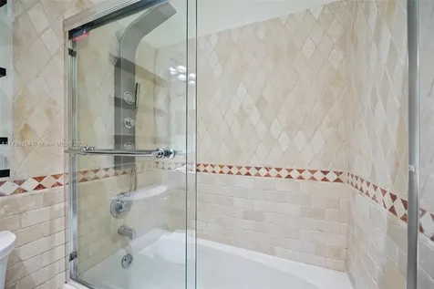 5245 NW 198th Terrace Miami Gardens FL 33055