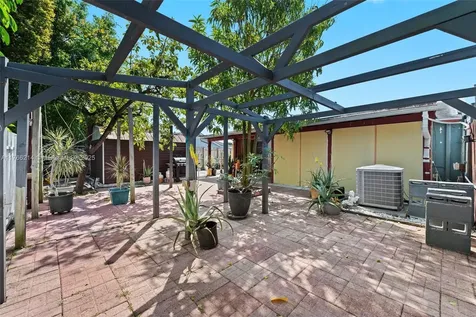 5245 NW 198th Terrace Miami Gardens FL 33055