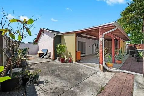 5245 NW 198th Terrace Miami Gardens FL 33055