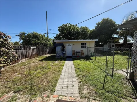3221 SW 47th Avenue West Park FL 33023