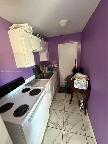 3221 SW 47th Avenue West Park FL 33023