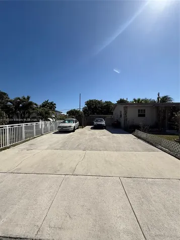 3221 SW 47th Avenue West Park FL 33023