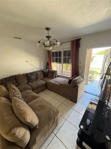 3221 SW 47th Avenue West Park FL 33023