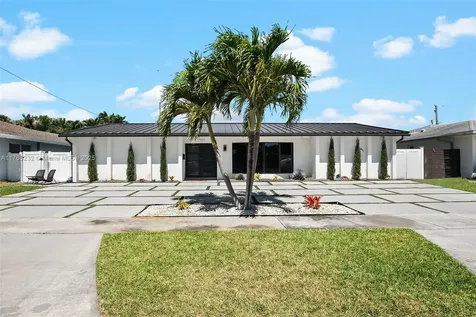 1945 NE 208th Terrace Miami FL 33179
