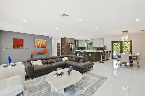 1945 NE 208th Terrace Miami FL 33179