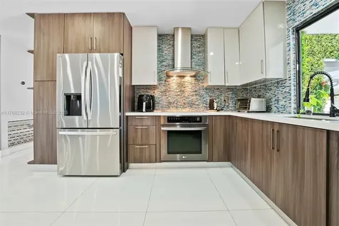 1945 NE 208th Terrace Miami FL 33179
