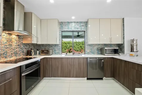 1945 NE 208th Terrace Miami FL 33179