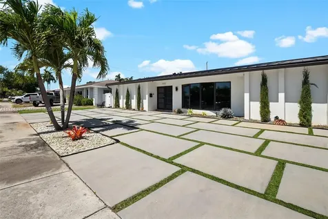 1945 NE 208th Terrace Miami FL 33179