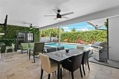 1945 NE 208th Terrace Miami FL 33179