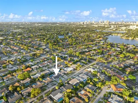 1945 NE 208th Terrace Miami FL 33179