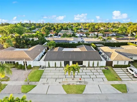 1945 NE 208th Terrace Miami FL 33179