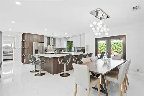 1945 NE 208th Terrace Miami FL 33179