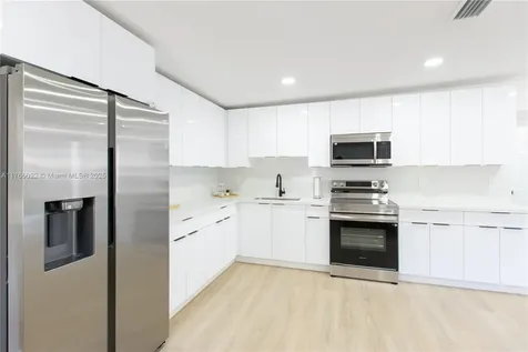 2011 NW 53rd Street Miami FL 33142