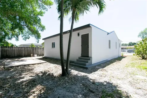 2011 NW 53rd Street Miami FL 33142