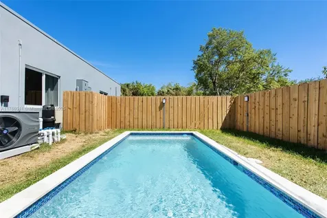 1212 NW 6th Court Fort Lauderdale FL 33311