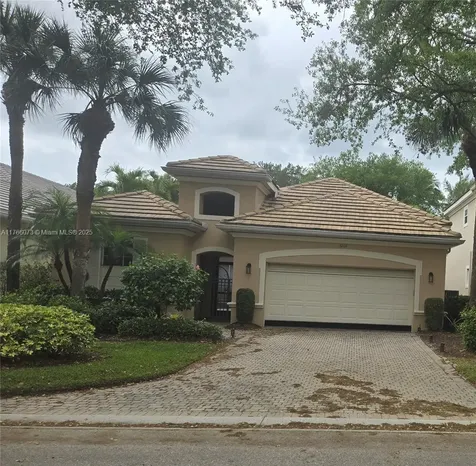 4208 Kensington High Street Naples FL 34105