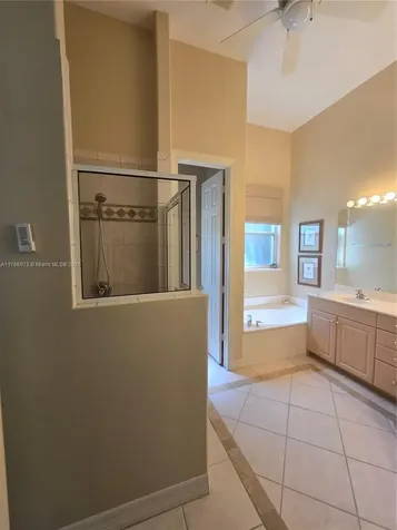 4208 Kensington High Street Naples FL 34105