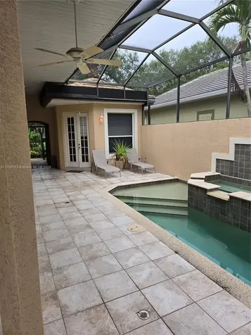 4208 Kensington High Street Naples FL 34105