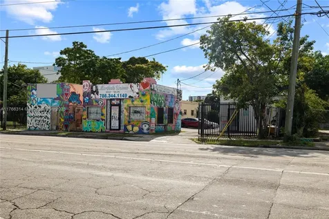 660,662,664 NW 29th Street Miami FL 33127