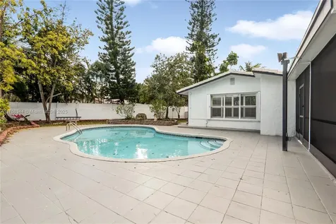4321 NW 110th Court Coral Springs FL 33065