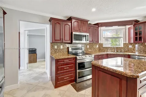 15852 SW 14th Street Pembroke Pines FL 33027