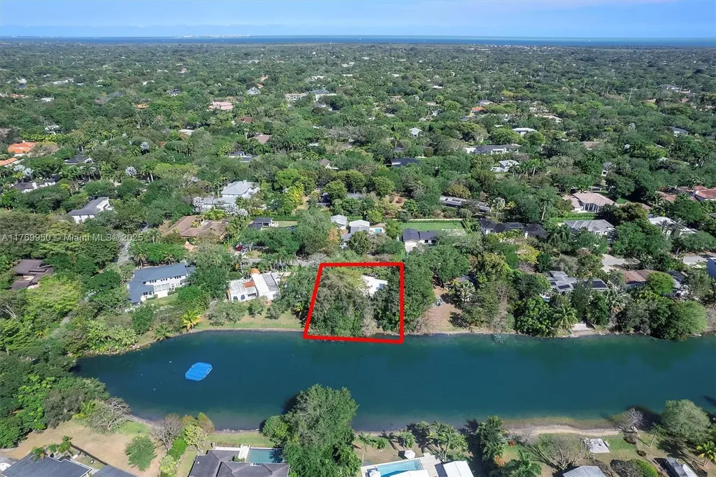 11600 SW 69th Court Pinecrest FL 33156
