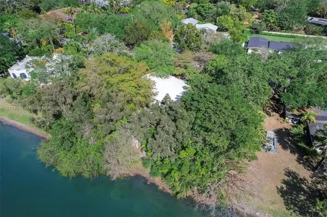 11600 SW 69th Court Pinecrest FL 33156