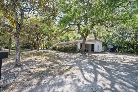 11600 SW 69th Court Pinecrest FL 33156