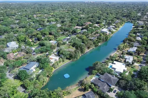 11600 SW 69th Court Pinecrest FL 33156