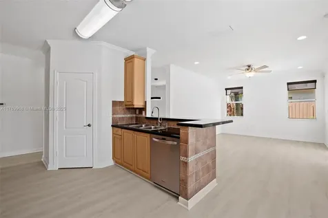 16477 SW 67th Terrace Miami FL 33193