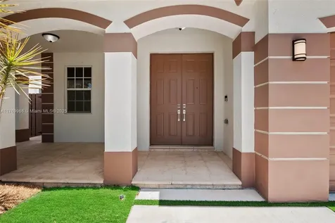 16477 SW 67th Terrace Miami FL 33193