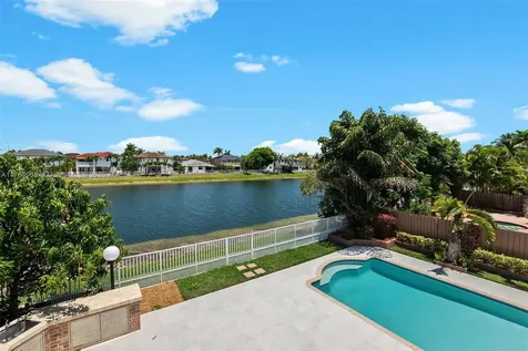 16477 SW 67th Terrace Miami FL 33193