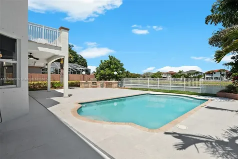 16477 SW 67th Terrace Miami FL 33193