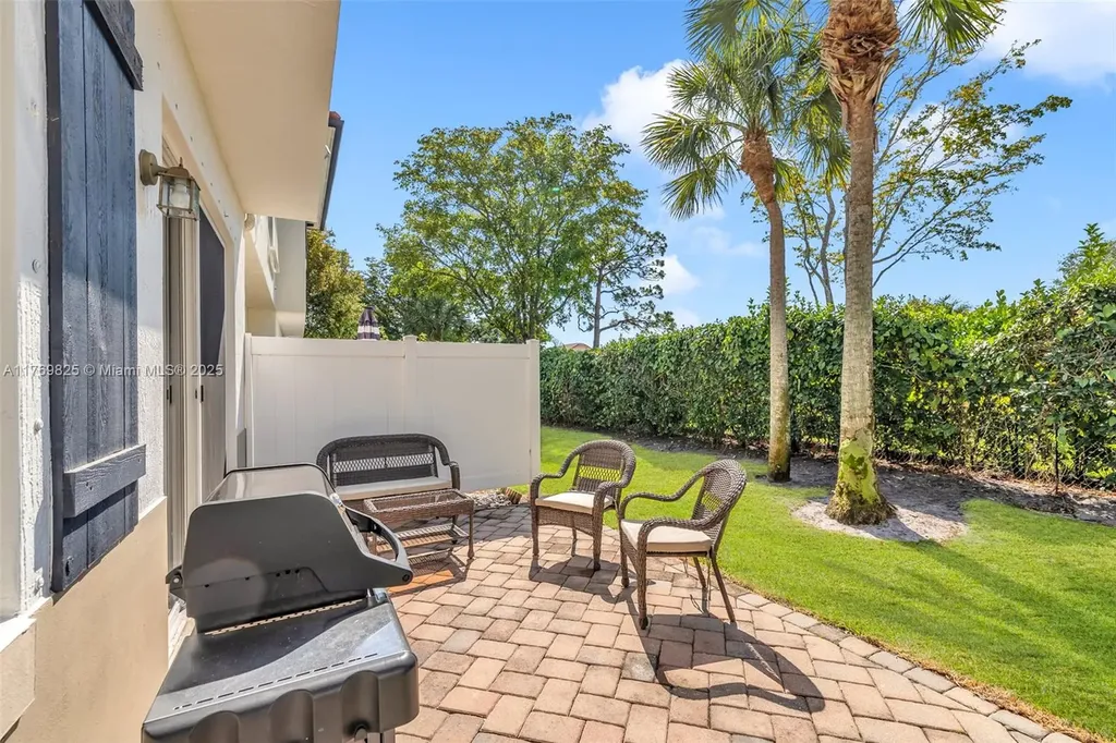 4718 S Prive Circle Delray Beach FL 33445