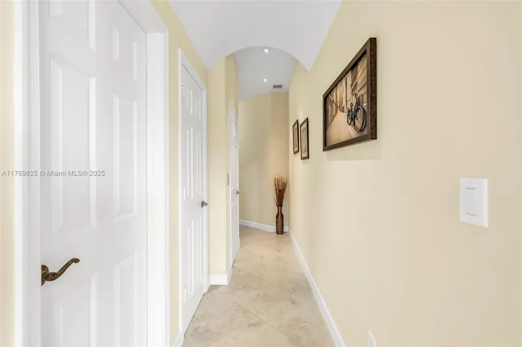 4718 S Prive Circle Delray Beach FL 33445