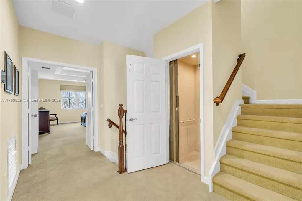 4718 S Prive Circle Delray Beach FL 33445