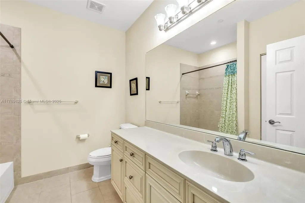 4718 S Prive Circle Delray Beach FL 33445