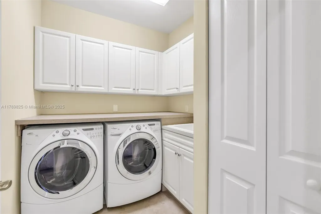 4718 S Prive Circle Delray Beach FL 33445