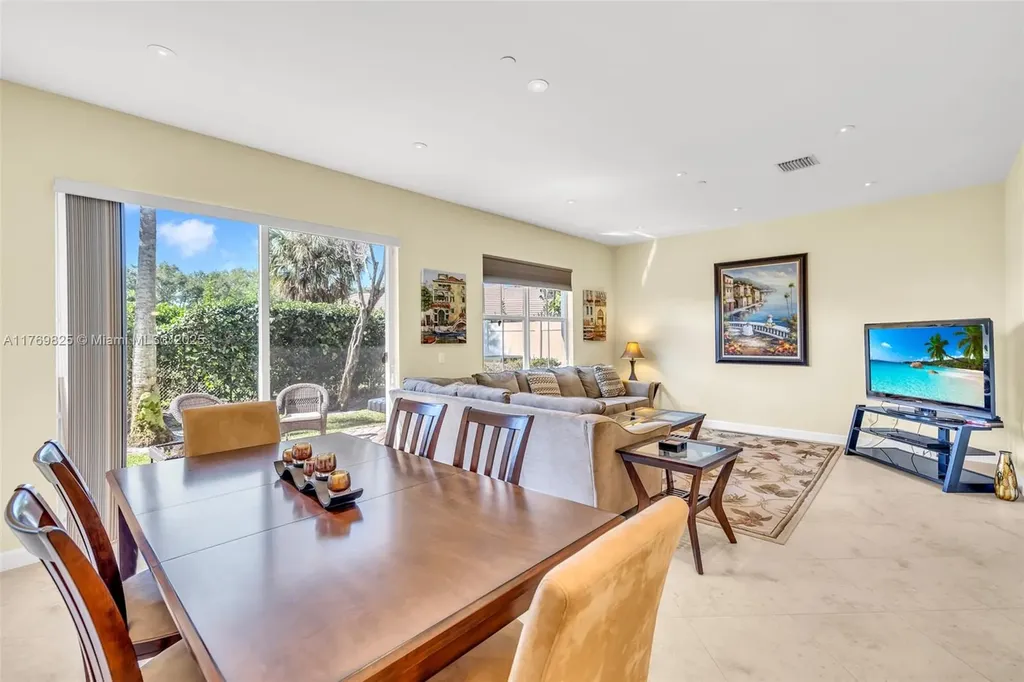 4718 S Prive Circle Delray Beach FL 33445