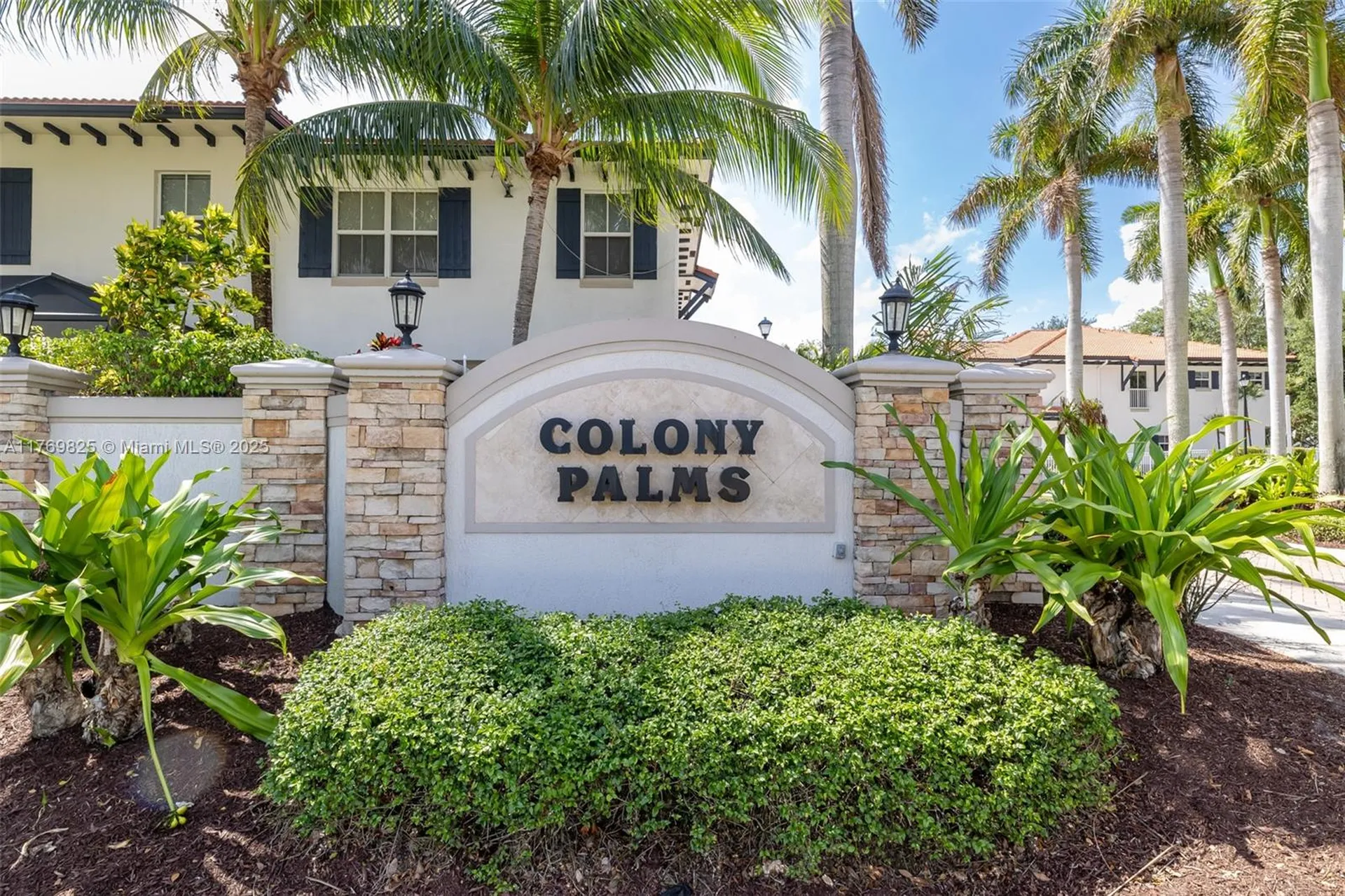 4718 S Prive Circle Delray Beach FL 33445