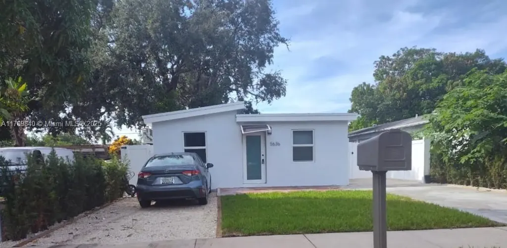 5636 Arthur Street Hollywood FL 33021