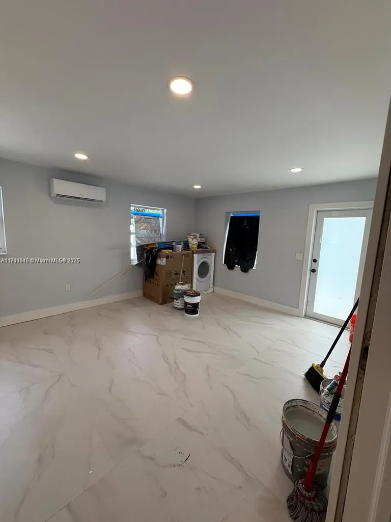 5636 Arthur Street Hollywood FL 33021