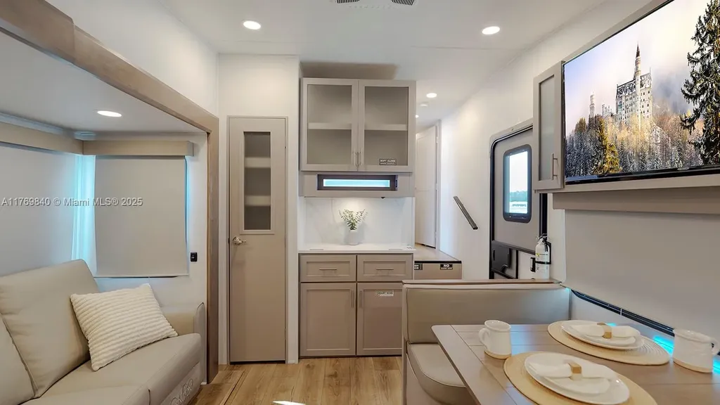 5636 Arthur Street Hollywood FL 33021