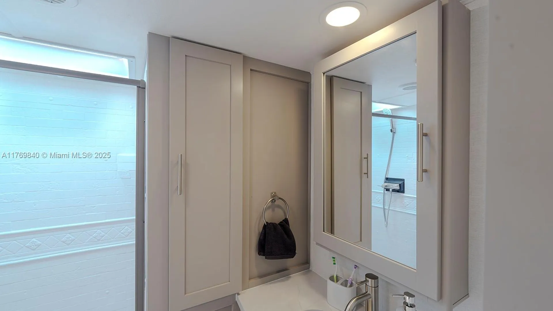 5636 Arthur Street Hollywood FL 33021