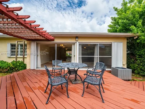 9441 Byron Avenue Surfside FL 33154
