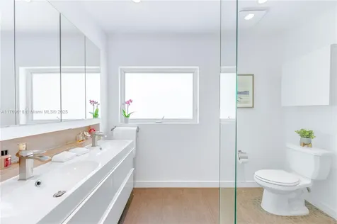 5721 SW 58th Place South Miami FL 33143